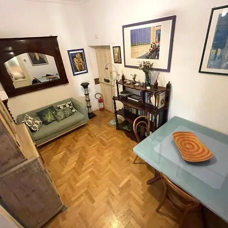 Апартаменты Cozy Artsy Near The Vatican